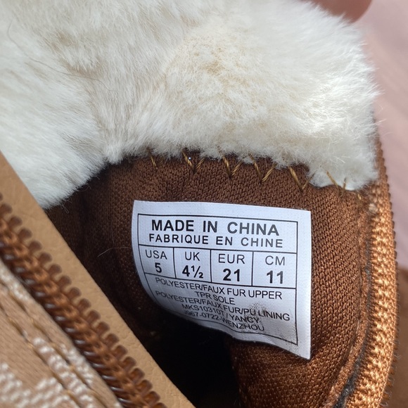 Baby Michael Kors size 5 boots - Picture 5 of 5